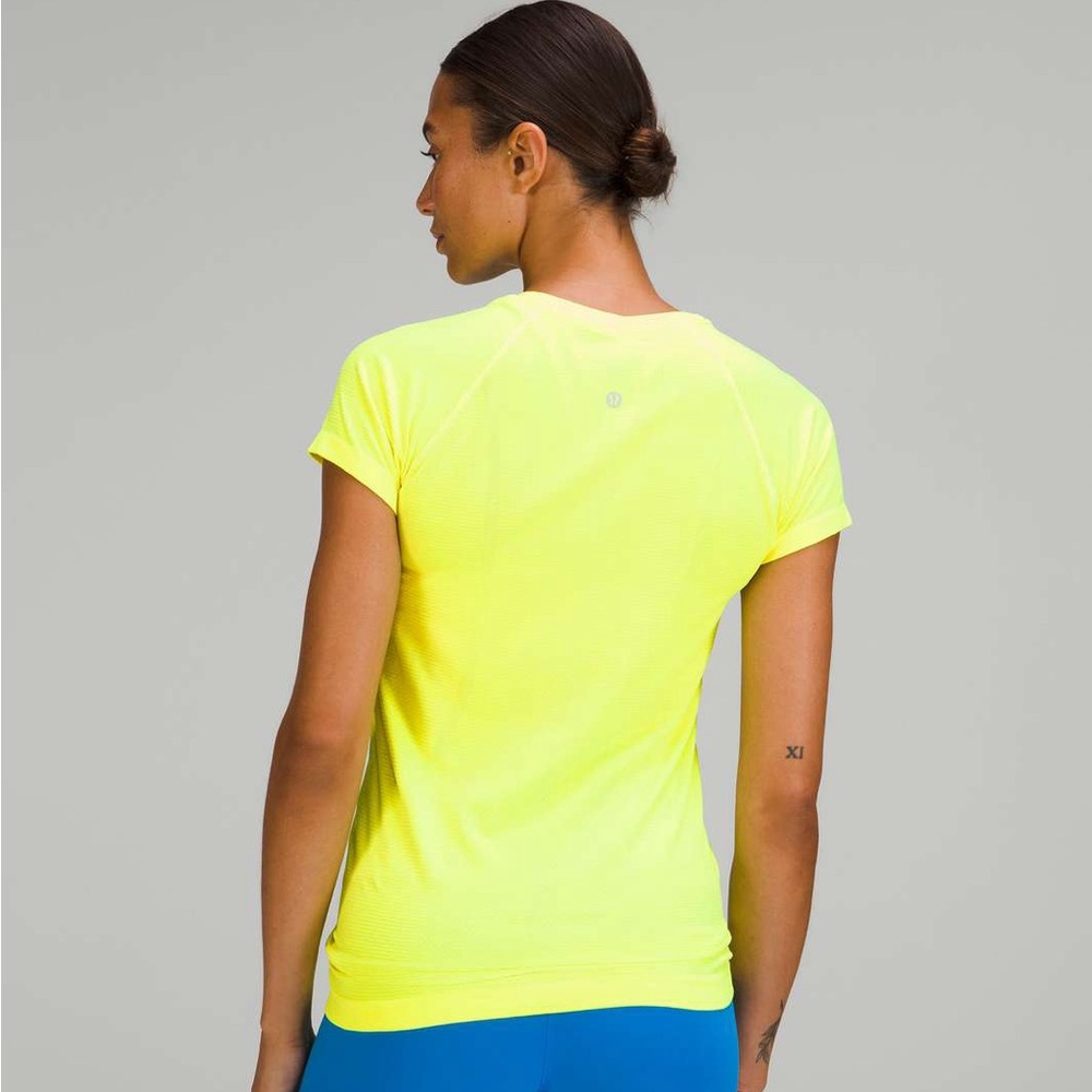 Lululemon Swiftly Tech Yellow/Neon Color Size 4 - image 4